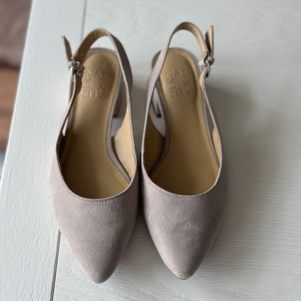 Naturalizer suede shoes